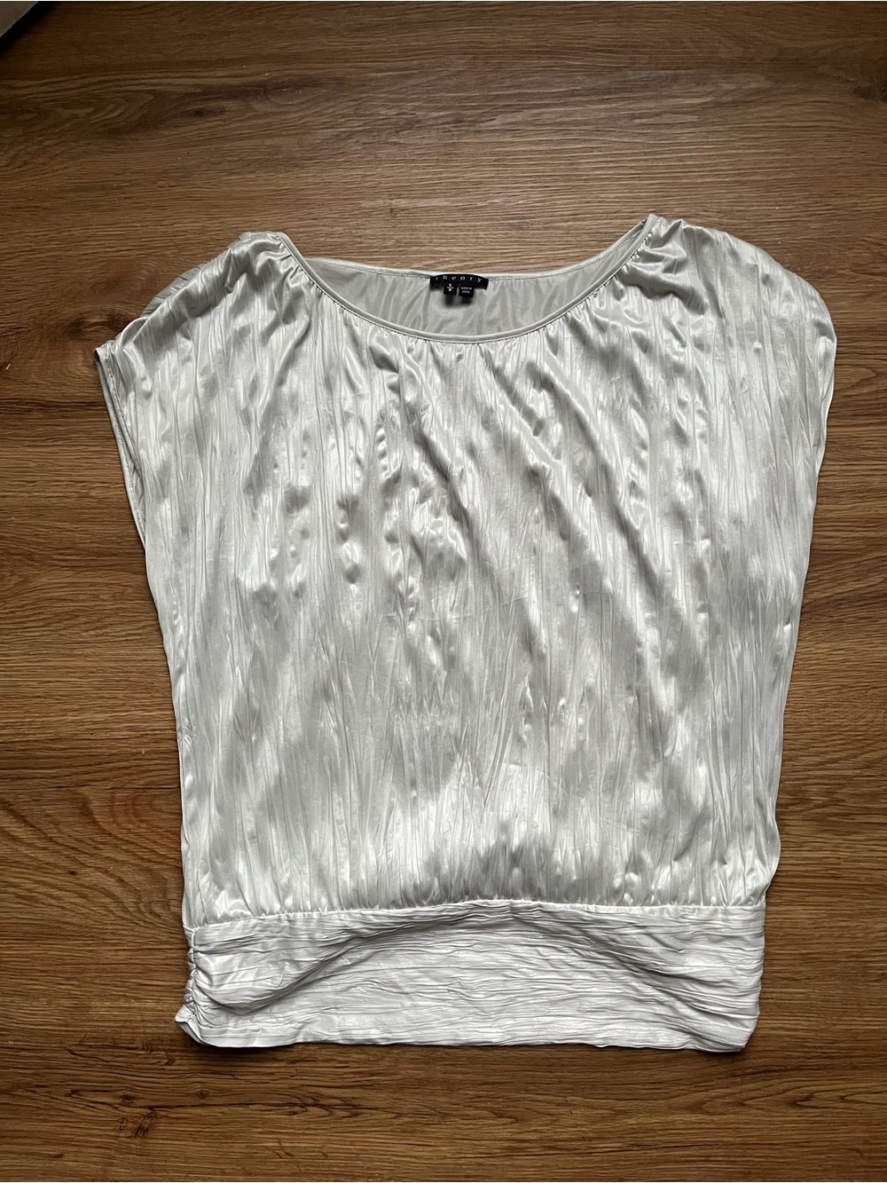 🪞 Theory Metallic Silver Crinkle Pleated Cap Sleeve Blouson Top Small S